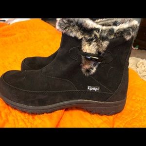 Women’s fur lined boots